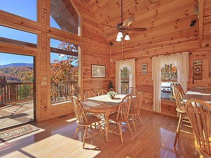 Cajun Hideaway Holiday Home Гетлинбург Екстериор снимка